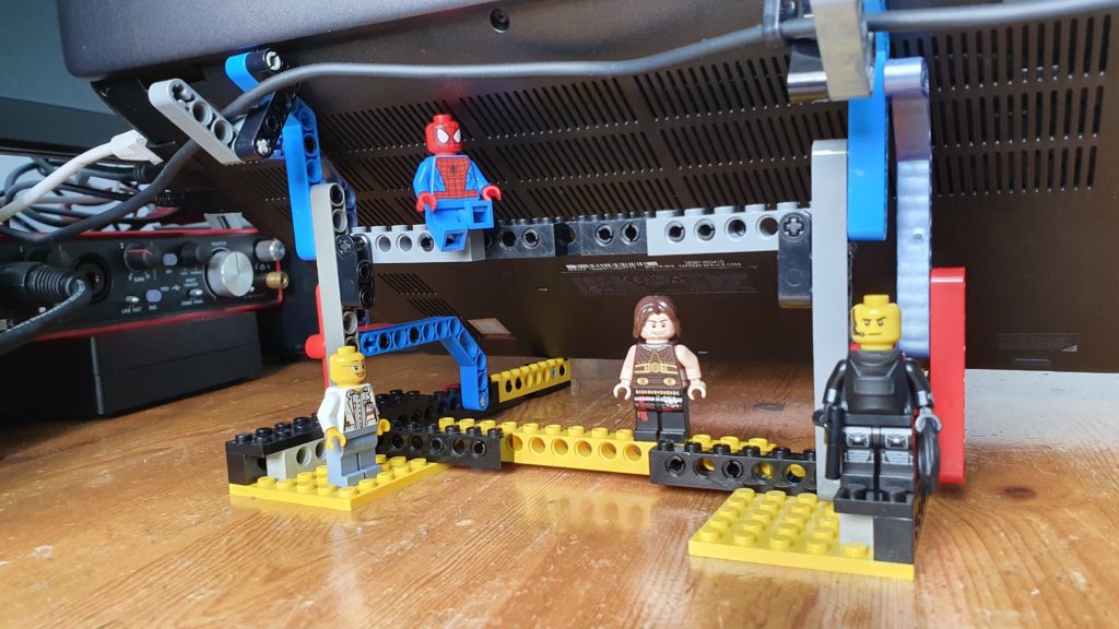 Some LEGO minifigs guarding my LEGO laptop stand